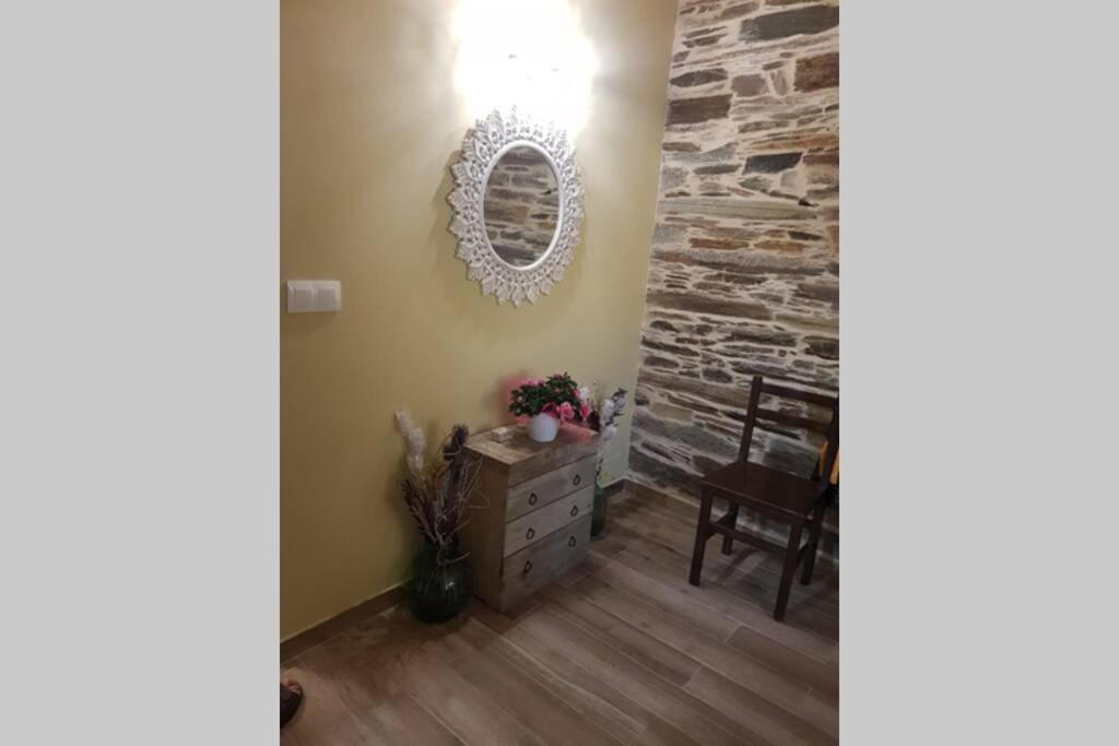 Apartamento Con Vistas Al Rio A Solaina Samos Exterior photo