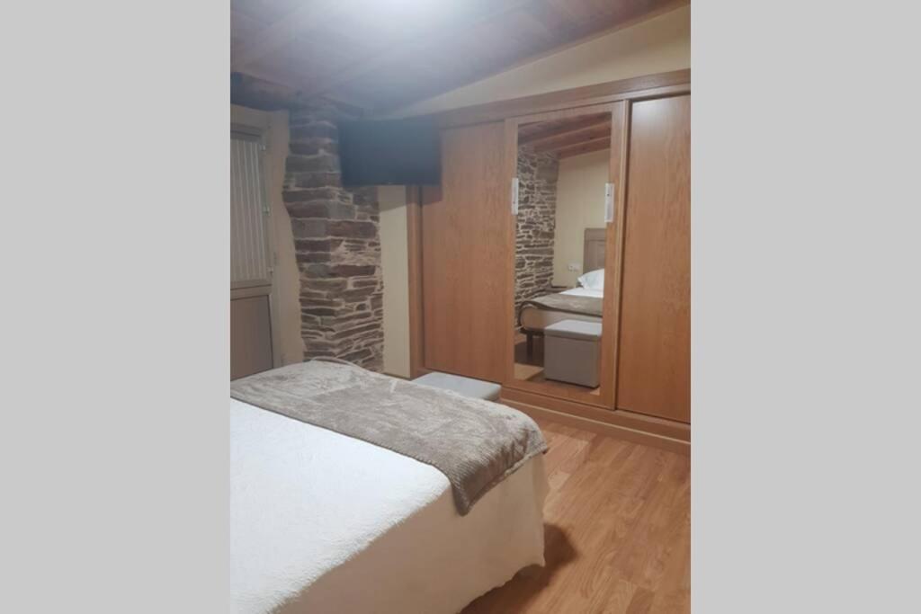 Apartamento Con Vistas Al Rio A Solaina Samos Exterior photo