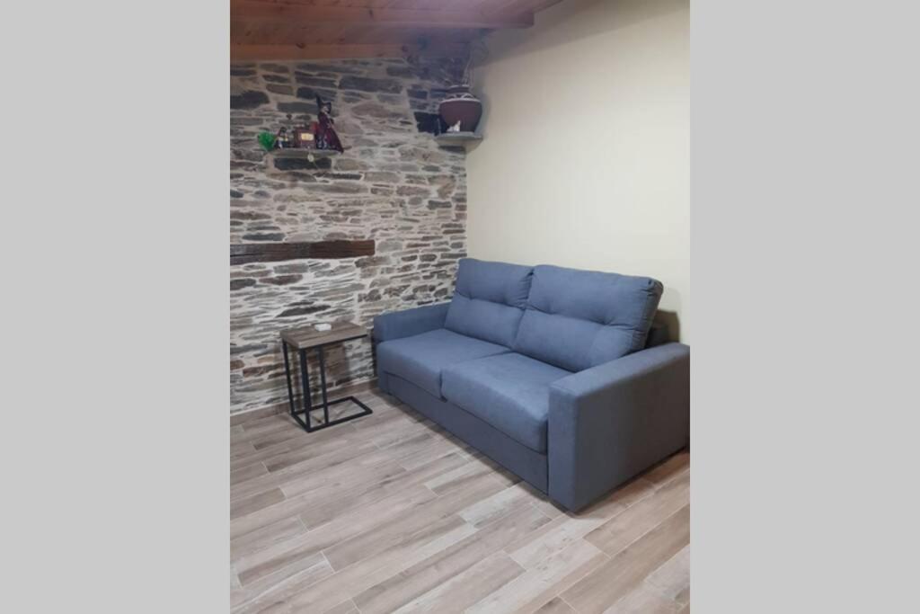Apartamento Con Vistas Al Rio A Solaina Samos Exterior photo